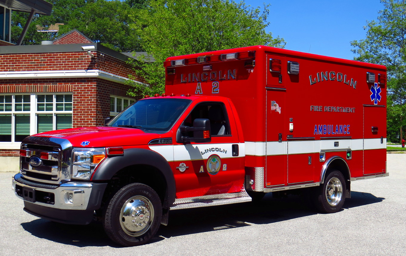 Lincoln_Ambulance_2_2015.jpg